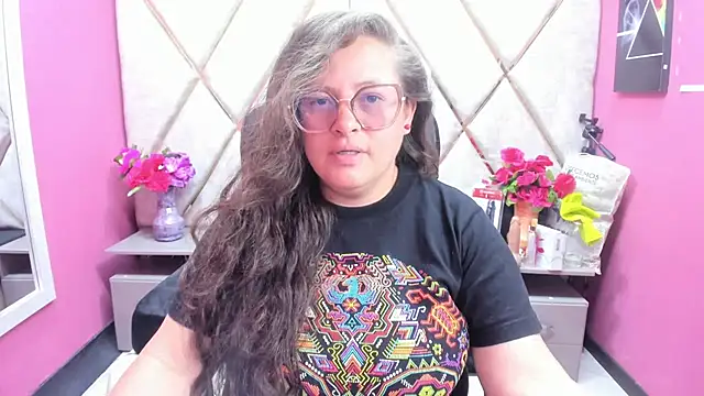 SaraThomso online show from November 29, 2025, 1:55 pm