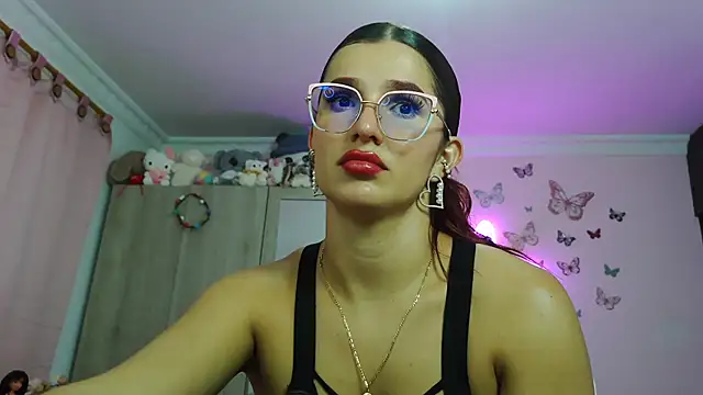 Snapshot of caroline_jonson chatting on July 4, 2026, 10:47 pm caroline jonson online show from July 4, 2026, 10:47 pm