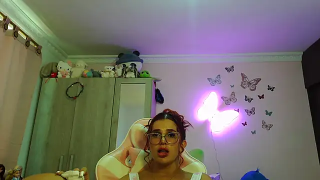 caroline jonson online show from April 26, 2026, 5:10 pm