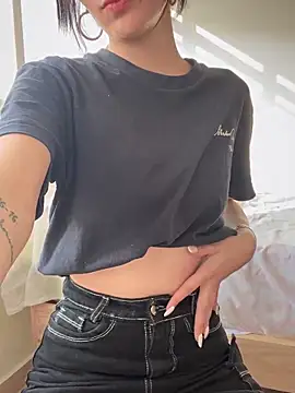 Lorraine Leon online show from February 7, 2025, 9:48 pm