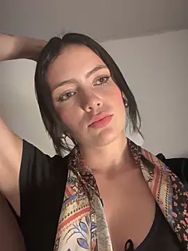 Lorraine Leon online show from January 21, 2025, 2:33 am