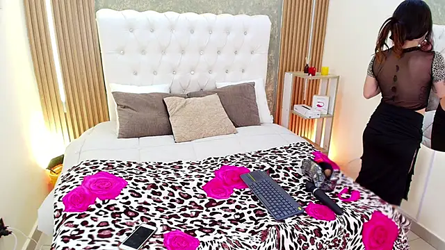 Tifanny Sweett online show from March 11, 2026, 8:25 pm