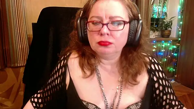 Snapshot of Miss_Tress chatting on September 17, 2025, 6:21 pm Miss Tress online show from September 17, 2025, 6:21 pm