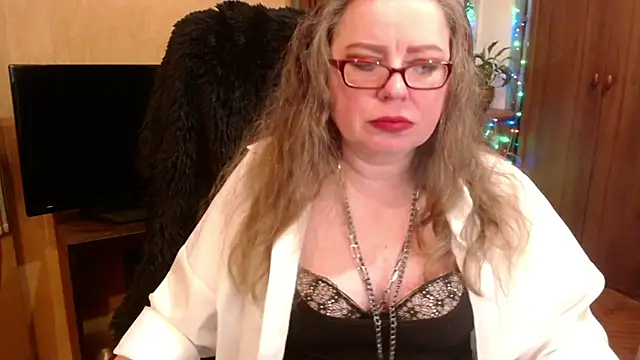 Snapshot of Miss_Tress chatting on February 17, 2025, 7:33 pm Miss Tress online show from February 17, 2025, 7:33 pm