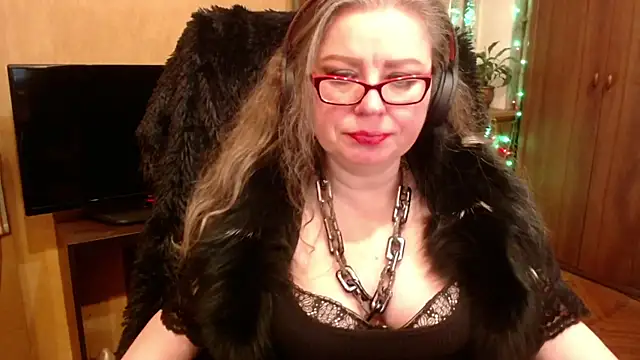 Snapshot of Miss_Tress chatting on February 14, 2025, 6:19 pm Miss Tress online show from February 14, 2025, 6:19 pm