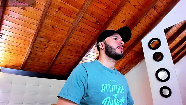 Tom Bailey online show from November 29, 2025, 12:38 pm