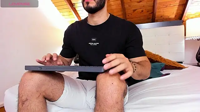 Tom Bailey online show from September 17, 2025, 12:40 pm