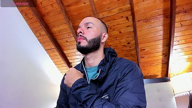 Tom Bailey online show from November 7, 2025, 1:04 pm