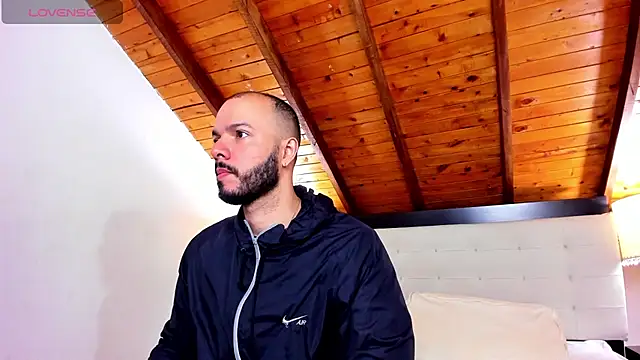 Tom Bailey online show from October 21, 2025, 12:26 pm