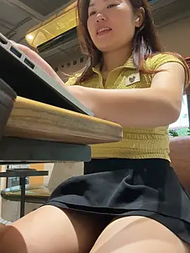 Emily 9xx online show from April 18, 2026, 1:30 am