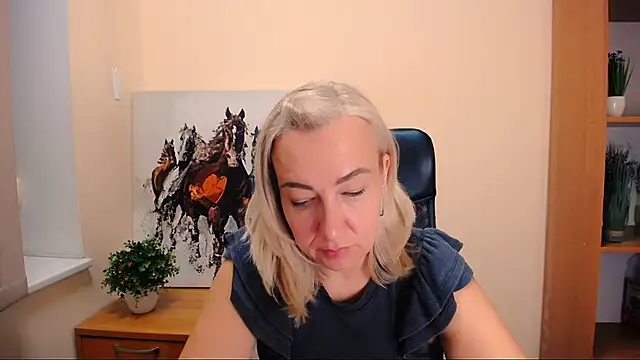 Snapshot of Amor_fati_ chatting on September 13, 2025, 1:44 pm Amor fati online show from September 13, 2025, 1:44 pm