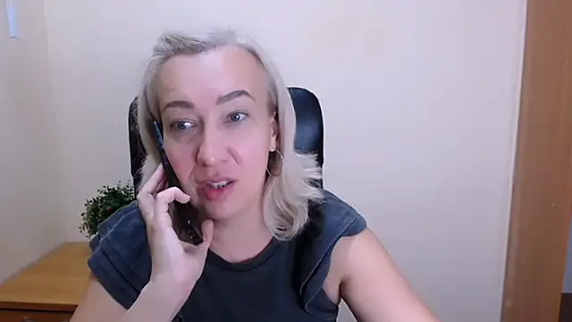 Snapshot of Amor_fati_ chatting on September 10, 2025, 1:32 pm Amor fati online show from September 10, 2025, 1:32 pm