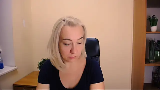 Snapshot of Amor_fati_ chatting on September 12, 2025, 1:22 pm Amor fati online show from September 12, 2025, 1:22 pm