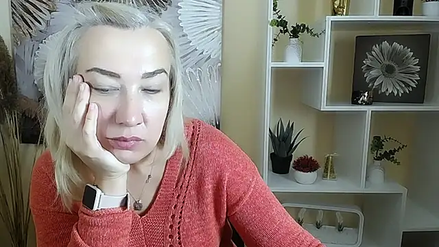 Snapshot of Amor_fati_ chatting on October 4, 2025, 12:17 pm Amor fati online show from October 4, 2025, 12:17 pm