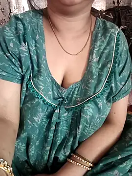 cuteyqueen online show from February 14, 2026, 4:02 am