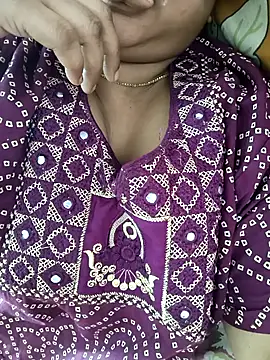 cuteyqueen online show from October 10, 2025, 1:39 am