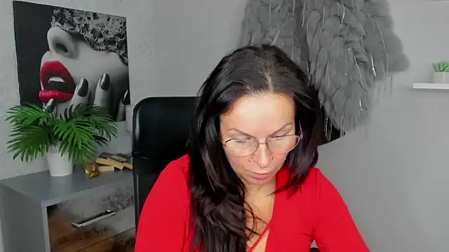 HelenLuxx online show from February 11, 2025, 6:40 am