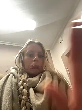 X JamieLove X online show from January 25, 2025, 8:53 am