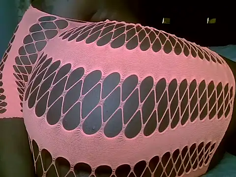 Snapshot of Its_tyra chatting on October 8, 2025, 6:19 pm Its tyra online show from October 8, 2025, 6:19 pm