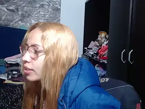 THEBOSSLARA online show from November 13, 2025, 11:30 pm