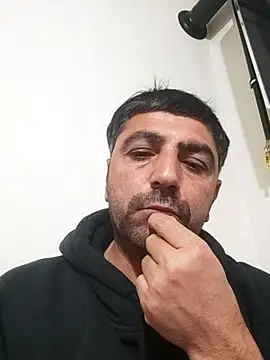 Snapshot of Muratcanik44 chatting on February 14, 2026, 11:27 pm Muratcanik44 online show from February 14, 2026, 11:27 pm