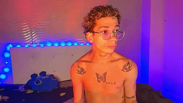 mateodeamjo online show from November 18, 2025, 7:44 am