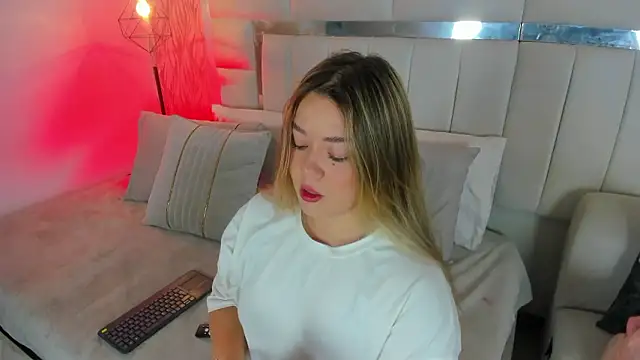 Snapshot of 1m_dalhia chatting on February 6, 2026, 8:38 pm 1m dalhia online show from February 6, 2026, 8:38 pm