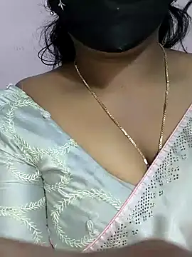 louise92 online show from December 8, 2024, 8:36 pm