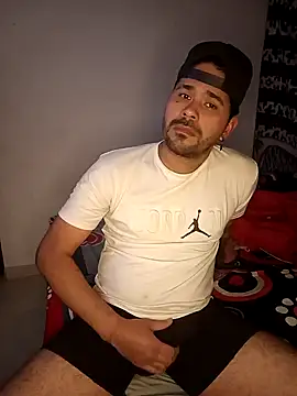 Snapshot of Joselatino23 chatting on October 17, 2025, 5:11 am Joselatino23 online show from October 17, 2025, 5:11 am