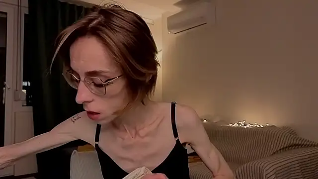 Snapshot of amber_quell_here chatting on February 21, 2026, 5:15 pm amber quell here online show from February 21, 2026, 5:15 pm