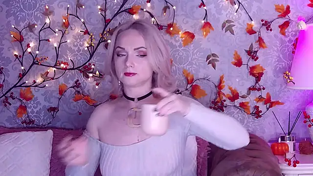 EllianaReese online show from November 4, 2025, 2:37 am