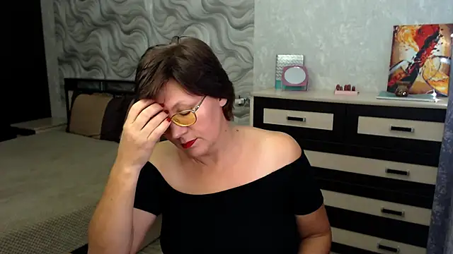 Snapshot of VitaCharm chatting on November 16, 2025, 8:57 pm VitaCharm online show from November 16, 2025, 8:57 pm