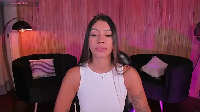 Snapshot of AllyJensen chatting on November 17, 2025, 10:19 am AllyJensen online show from November 17, 2025, 10:19 am