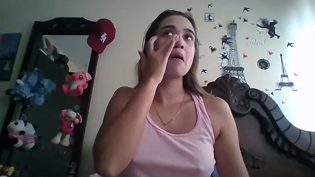 trianabell online show from November 4, 2025, 4:55 pm