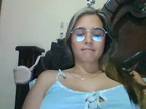 trianabell online show from February 25, 2025, 12:47 am