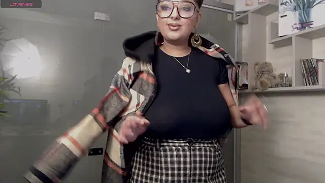 BustyAllyy online show from February 26, 2025, 11:41 pm