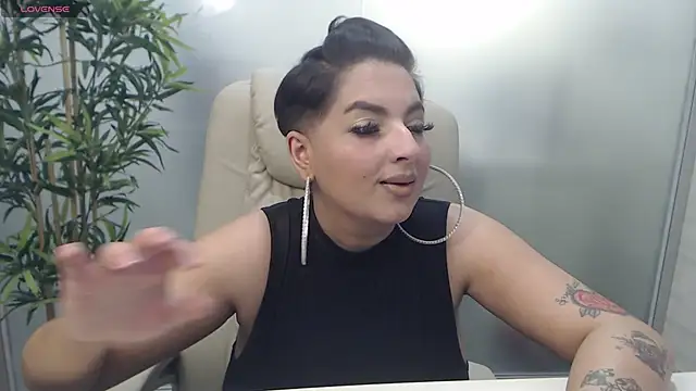 BustyAllyy online show from February 25, 2025, 11:04 pm