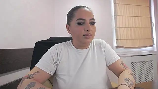 BustyAllyy online show from May 30, 2026, 2:44 pm