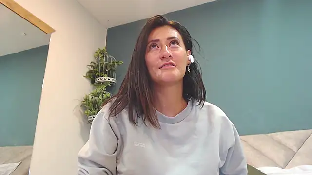 SharisWillian online show from February 13, 2026, 4:01 am