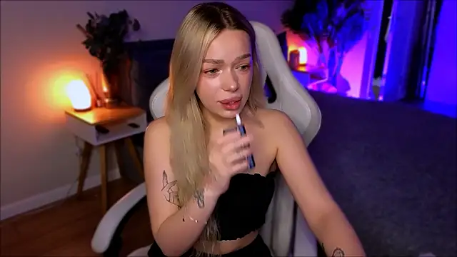 Lily Yin online show from February 26, 2026, 5:51 am