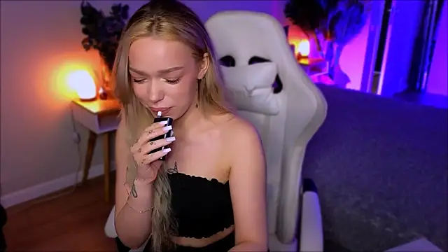 Lily Yin online show from April 3, 2026, 5:58 am