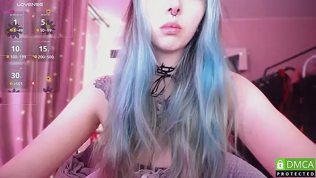 JustMeowGirl online show from May 1, 2026, 5:45 am