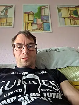 Schnubby1 online show from April 24, 2026, 2:41 pm