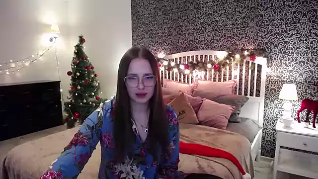 Snapshot of Barbie_Bye chatting on December 17, 2024, 10:01 am Barbie Bye online show from December 17, 2024, 10:01 am