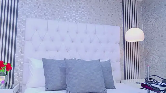 MiaSweeths online show from February 18, 2026, 3:26 am