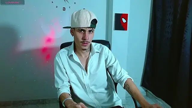 Snapshot of Bastiaan_28 chatting on October 7, 2025, 11:06 pm Bastiaan 28 online show from October 7, 2025, 11:06 pm