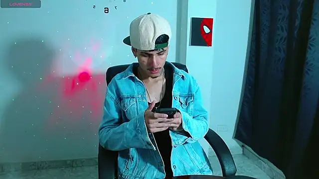 Snapshot of Bastiaan_28 chatting on October 10, 2025, 10:54 pm Bastiaan 28 online show from October 10, 2025, 10:54 pm