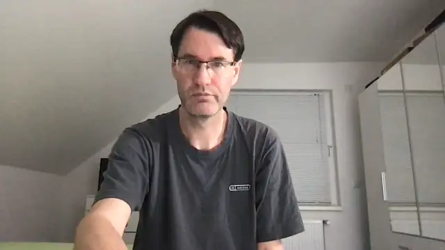 Snapshot of zxzx_cam1 chatting on October 26, 2025, 4:07 pm zxzx cam1 online show from October 26, 2025, 4:07 pm