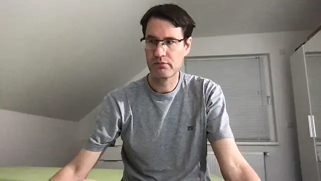 Snapshot of zxzx_cam1 chatting on October 11, 2025, 5:25 pm zxzx cam1 online show from October 11, 2025, 5:25 pm