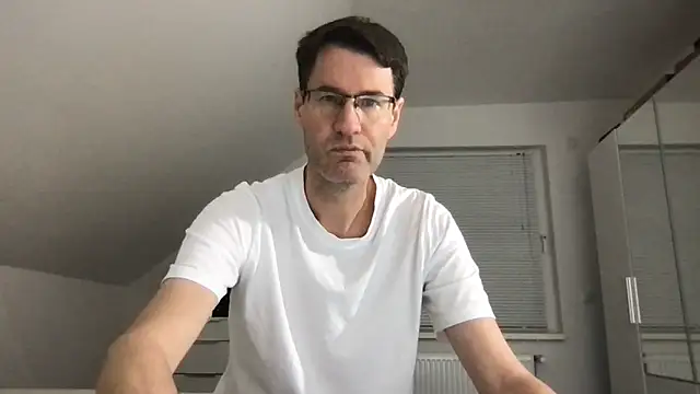 Snapshot of zxzx_cam1 chatting on November 29, 2025, 4:07 pm zxzx cam1 online show from November 29, 2025, 4:07 pm